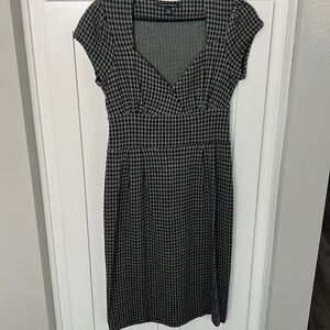 Banana Republic Womens XS checkered, sweetheart, short sleeve dress